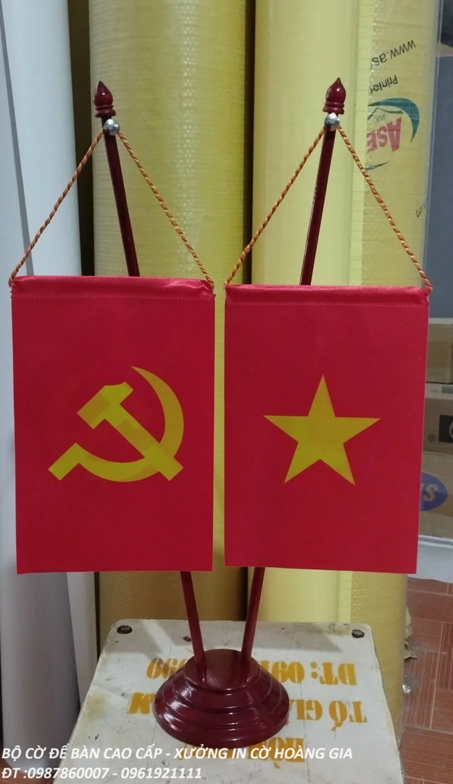 Cờ để bàn đế gỗ 2 Cờ để bàn đế gỗ tổ quốc, cờ Đảng