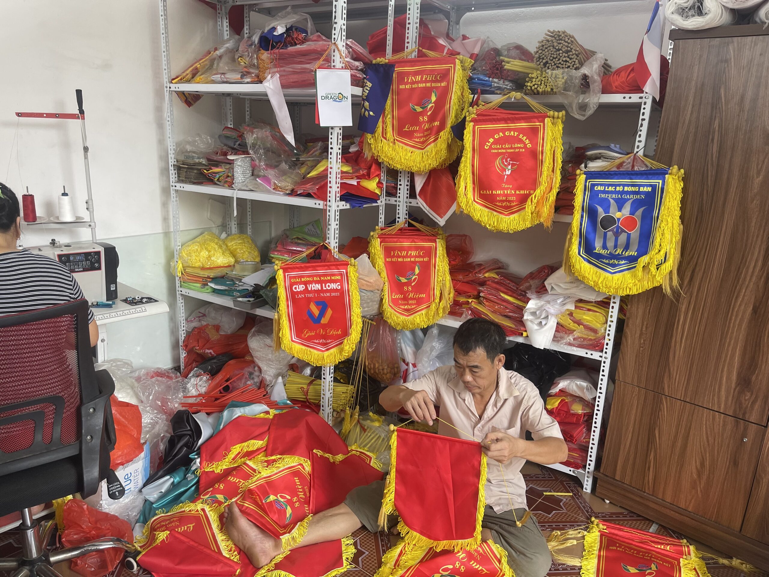 In Cờ Lưu Niệm Bóng Đá - Xưởng May Cờ Hà Nội 0961.92.1111 8 z5449071644061 1e98fa64103c57411eab5a5f60dde5f2 scaled