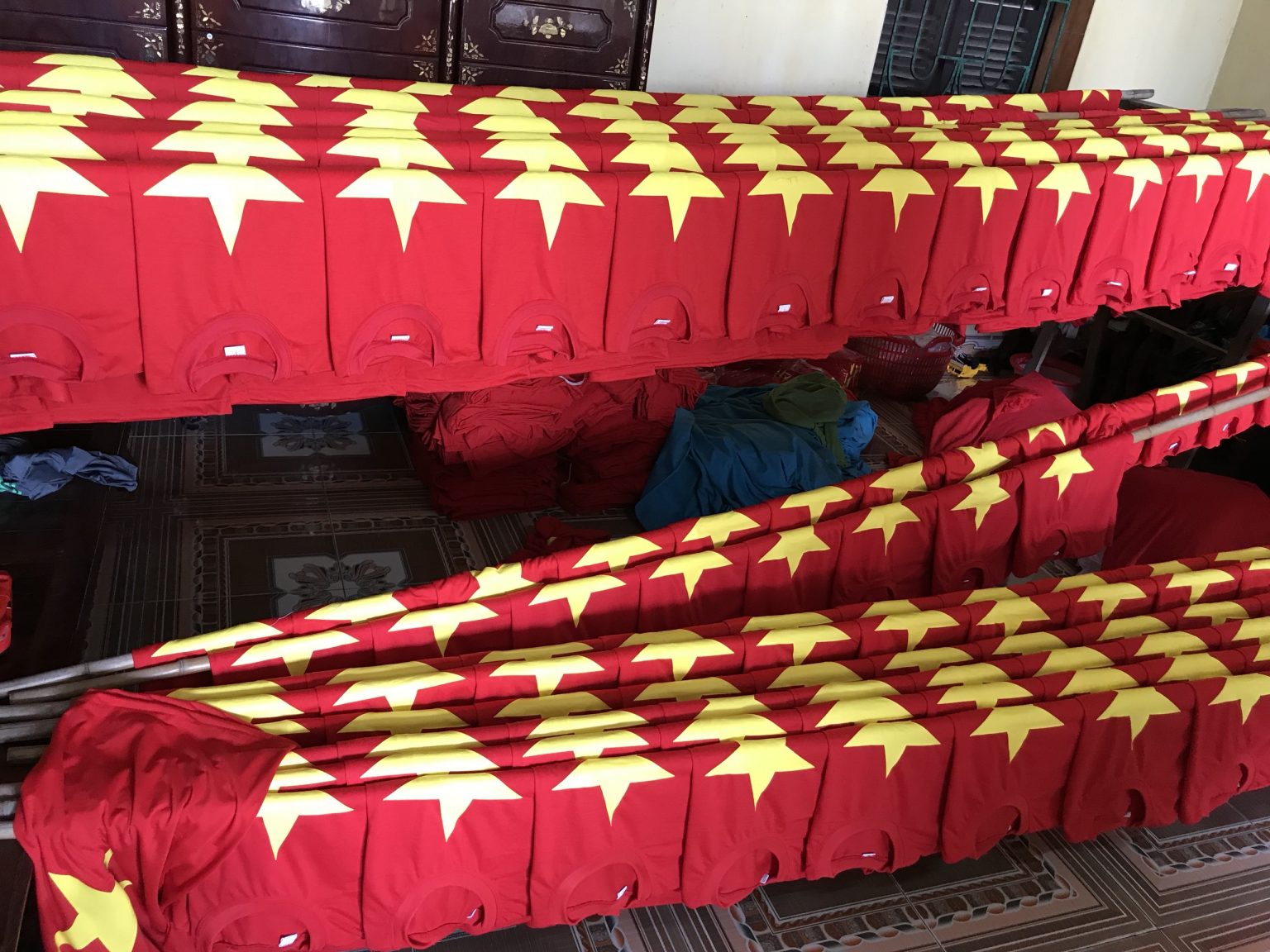 Áo cờ đỏ sao vàng Hà Nội 5 Áo cờ đỏ sao vàng