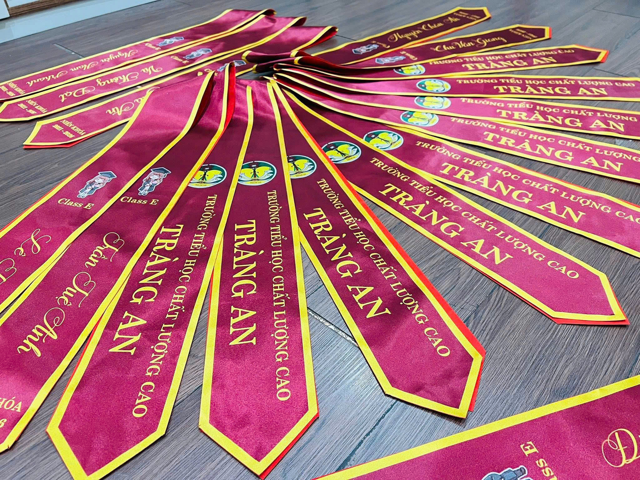 băng rôn hoa hậu