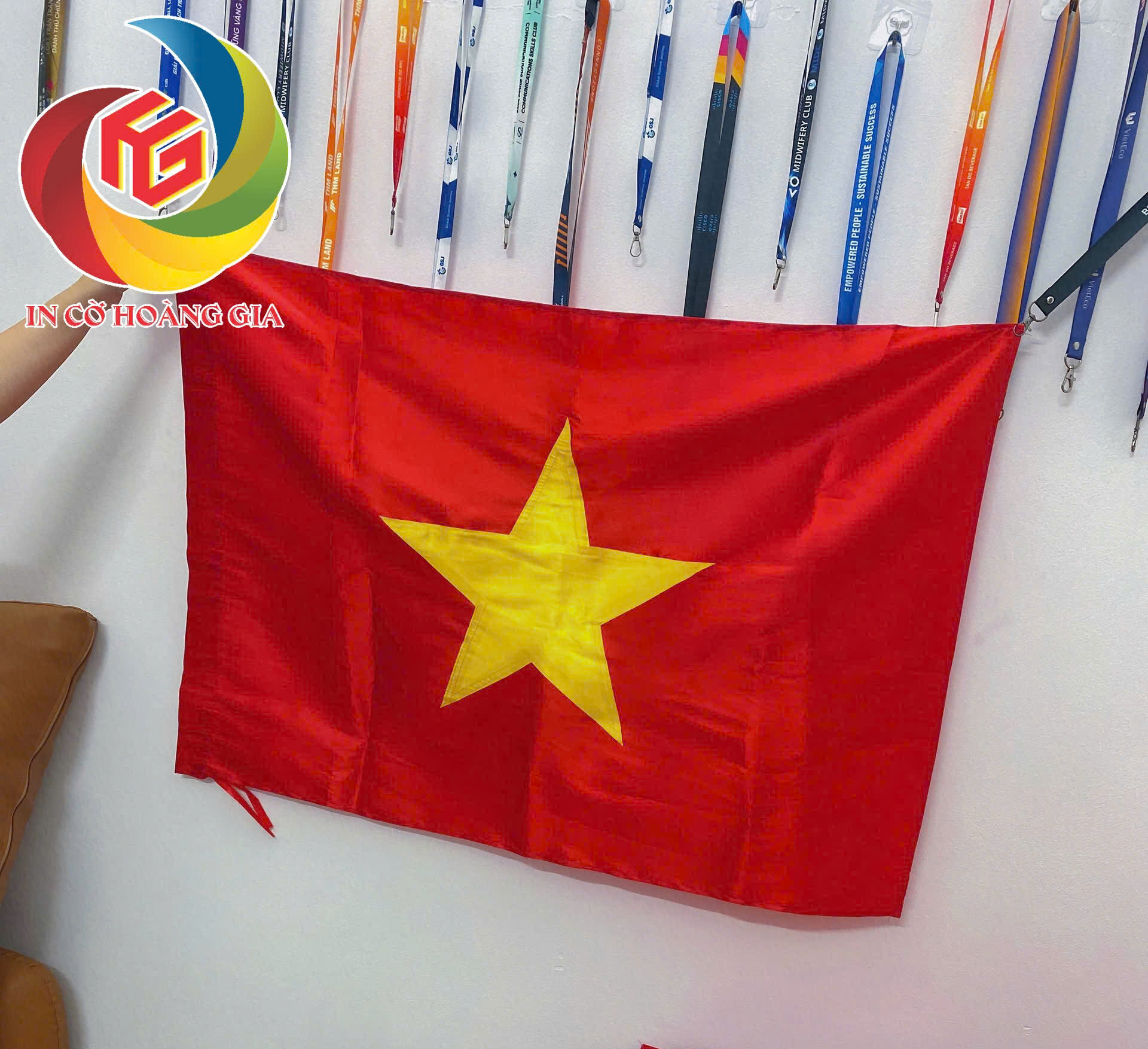 Top 3 xưởng sản xuất cờ tổ quốc uy tín